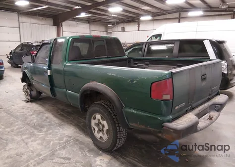 2000 Chevrolet S-10 Ls z USA, uszkodzony, nr VIN 1GCCT19W6Y8186335